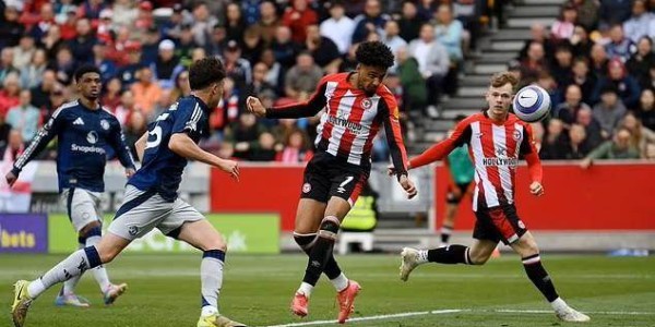 林良锋：水平如此，还想着欧联的曼联被揍很合理