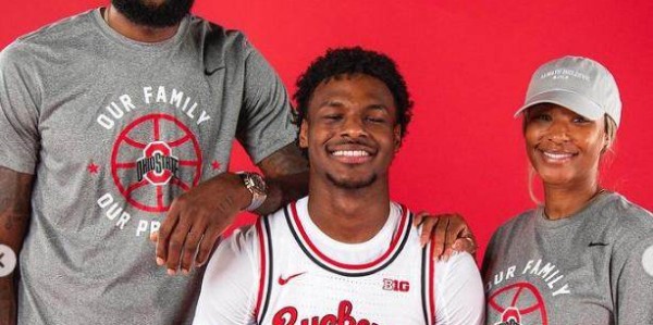 乐鱼体育登陆入口-NBA之路对标哈特？多位大学教练展望布朗尼的未来