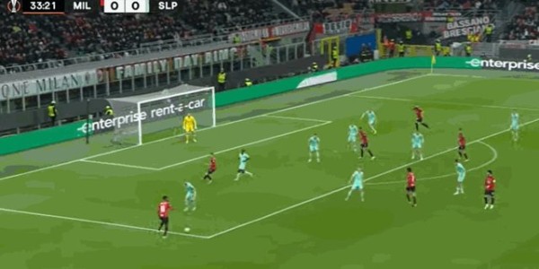 【欧联】吉鲁建功，米兰4-2十人布拉格斯拉维亚