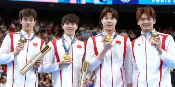 乐鱼体育-Day 9综述：“小胖”“小德”铸霸业 中国泳军再添金