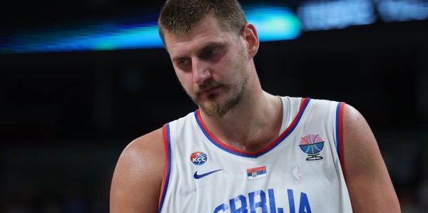 名记：约基奇现在状态不太好 不知道会不会延续到NBA新赛季